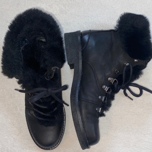 Pajar Shoes - Pajar waterproof leather shearling lace up women’s boots Sz 7.5